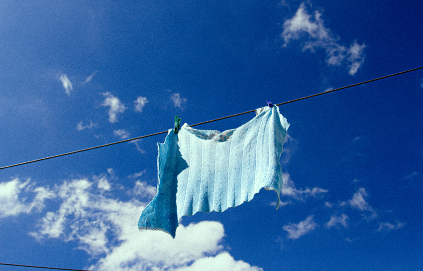 obra dentro da exposición de Sol Álvarez